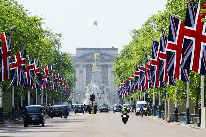 You could bump into King Charles on your £99 visit to Windsor Castle, Bath and Buckingham Palace
